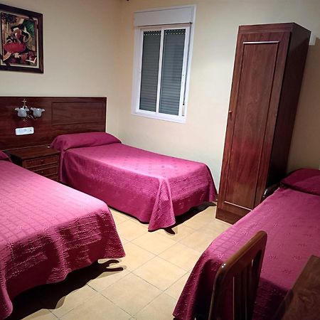 Hostal El Lirio Bollullos Par del Condado Esterno foto