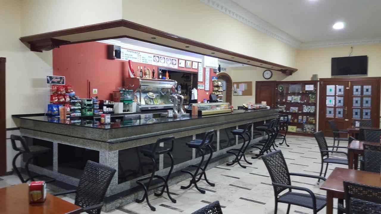 Hostal El Lirio Bollullos Par del Condado Esterno foto