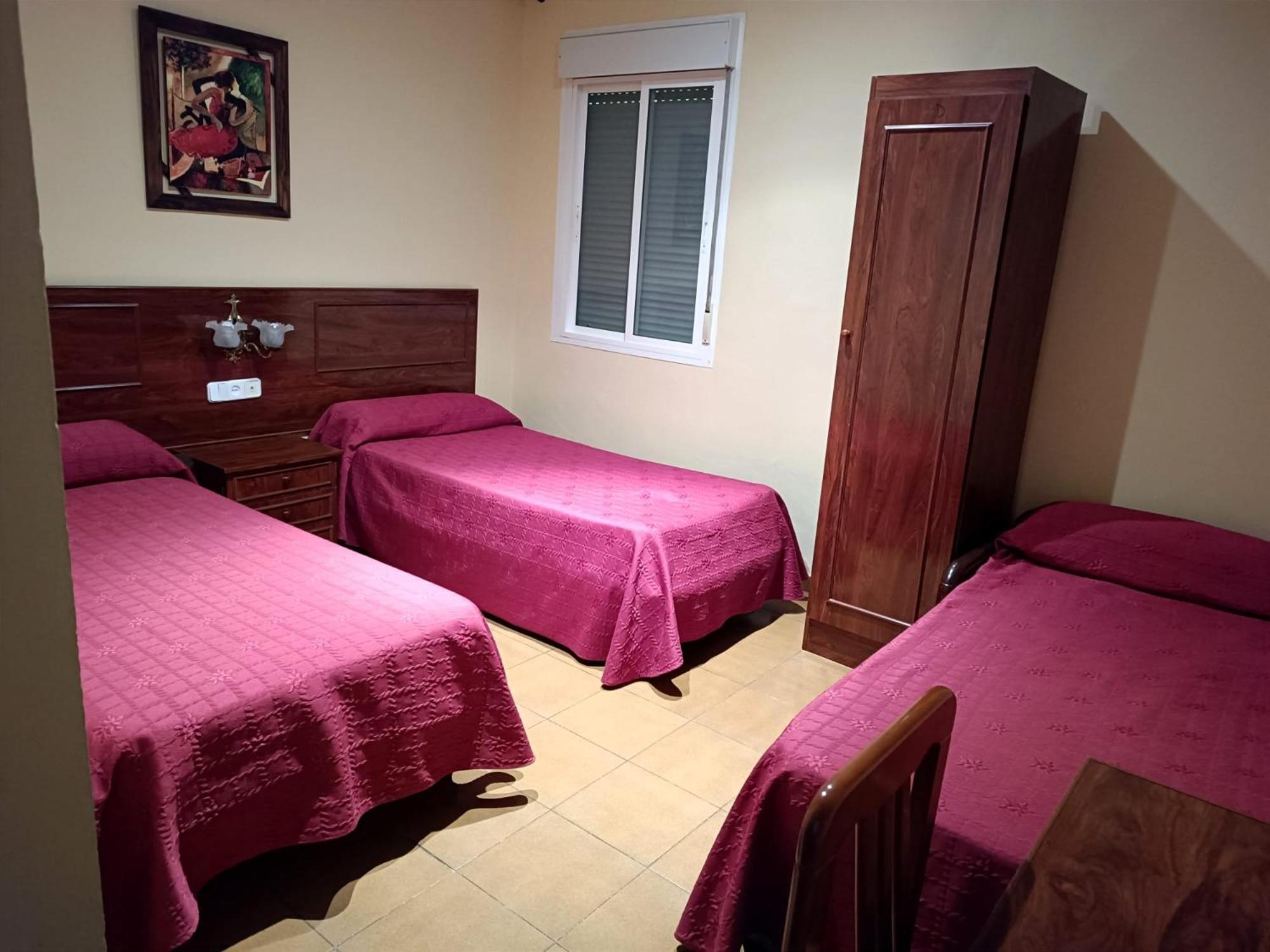 Hostal El Lirio Bollullos Par del Condado Esterno foto