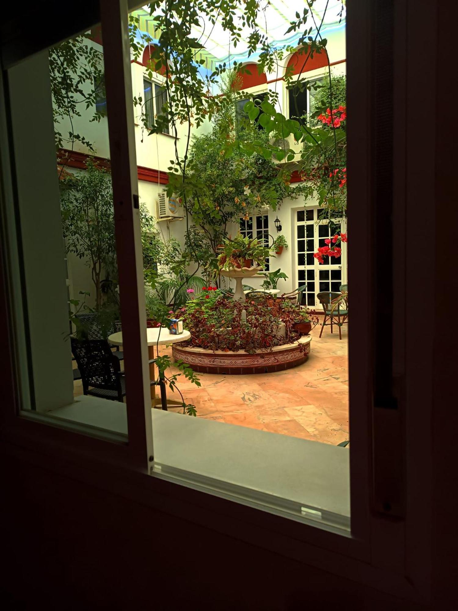 Hostal El Lirio Bollullos Par del Condado Esterno foto